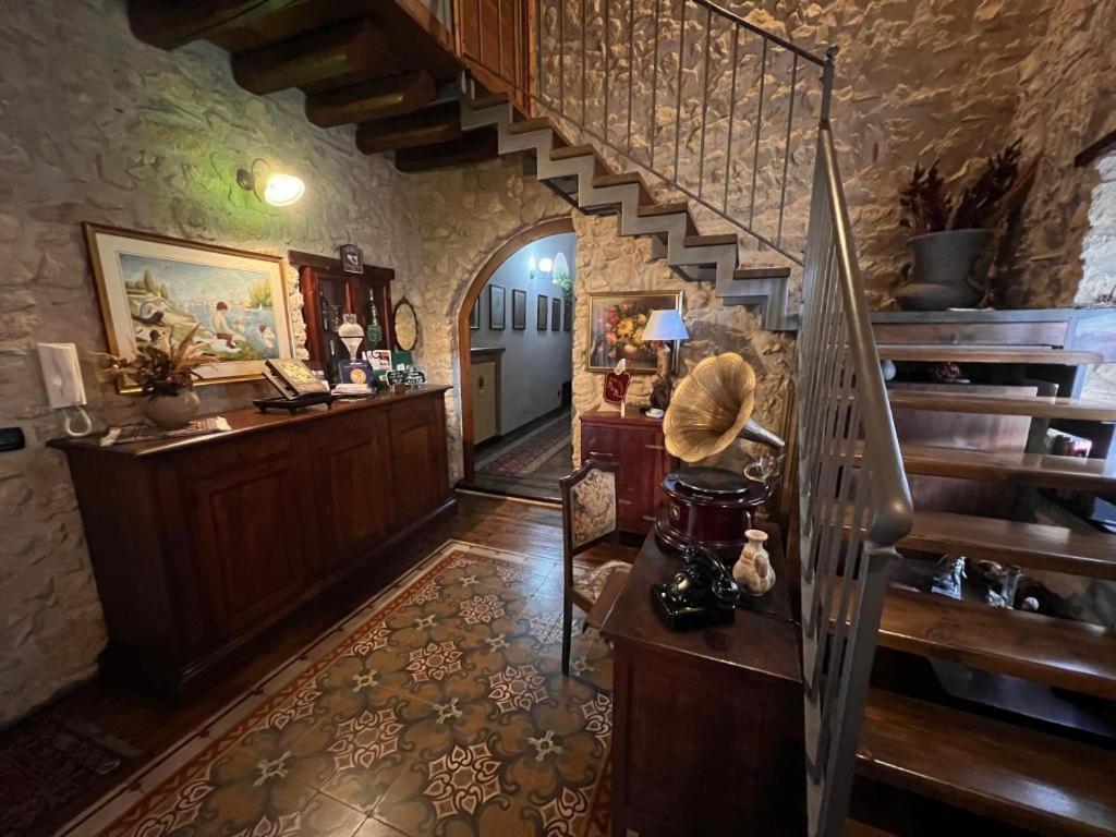 לינה וארוחת בוקר אנה Antica Dimora Historic Building מראה חיצוני תמונה