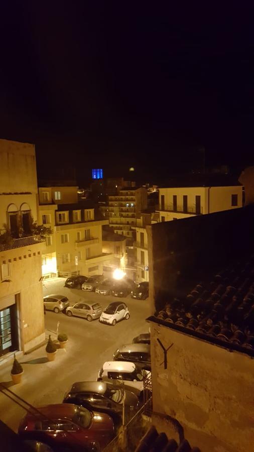 לינה וארוחת בוקר אנה Antica Dimora Historic Building מראה חיצוני תמונה